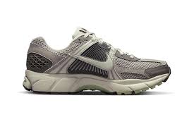 Nike Zoom Vomero 5 cobble stone