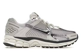 Nike Vomero 5 'Chrome'