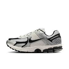Nike Zoom Vomero 5 'Photon Dust Black'11M