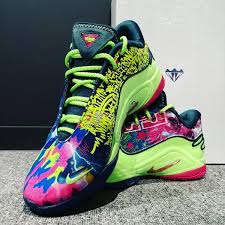 lebron xxii bw ep  blustery/fireberry ghost