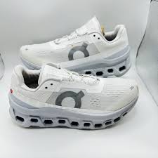 oncloudmonster white glacier